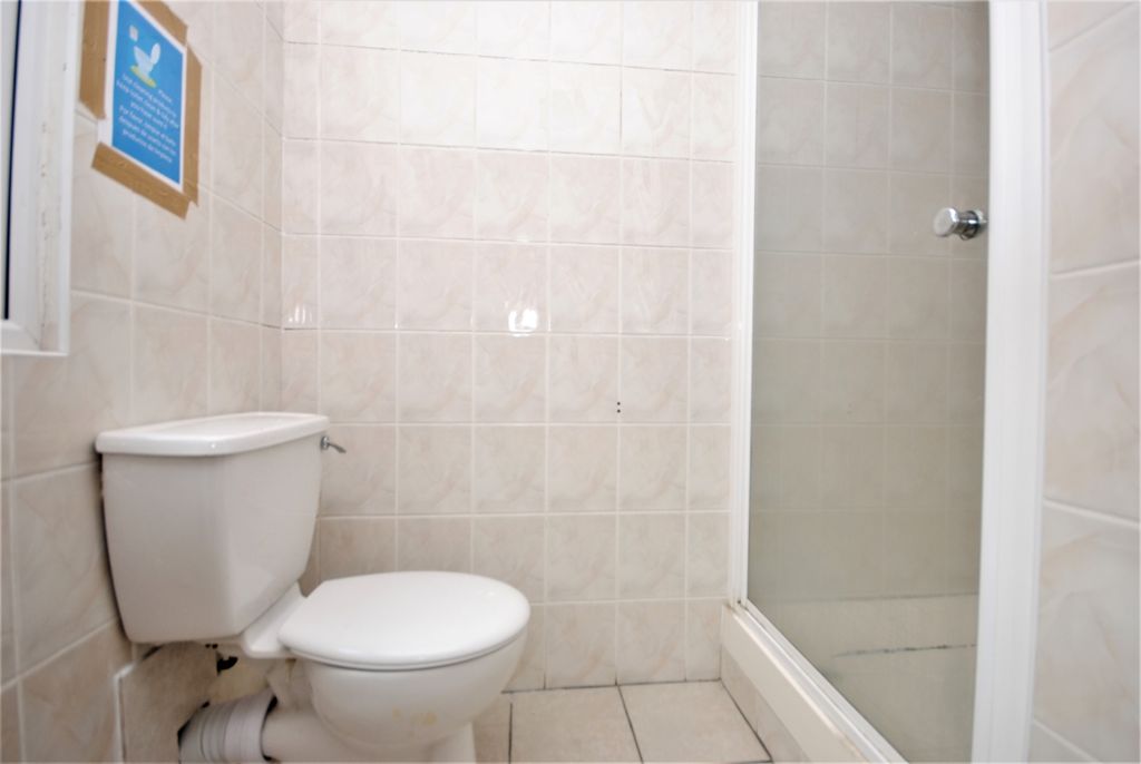 Property photo 3 of 7 Bathroom