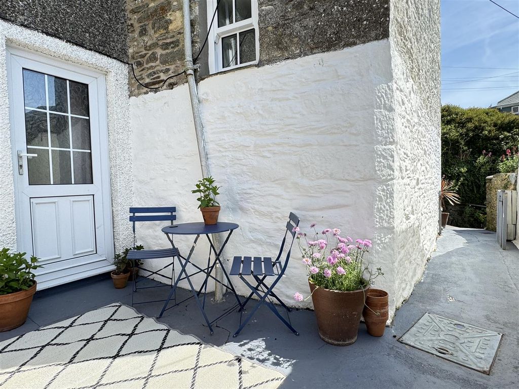 Property photo 2 of 41 Outside