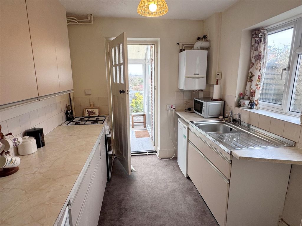 Property photo 3 of 21 Kitch 1.Jpg