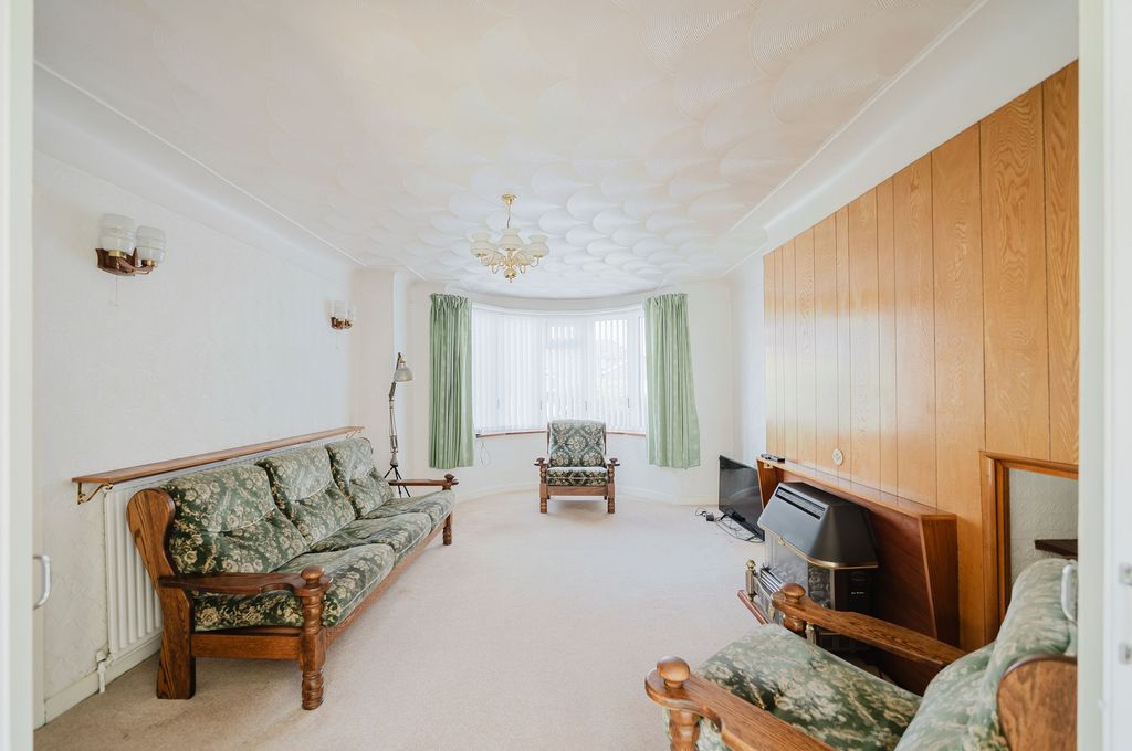 Property photo 3 of 23