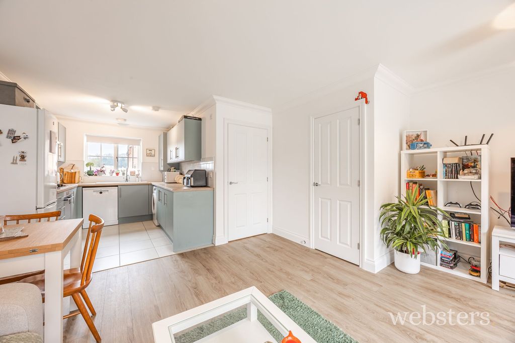 Property photo 3 of 21