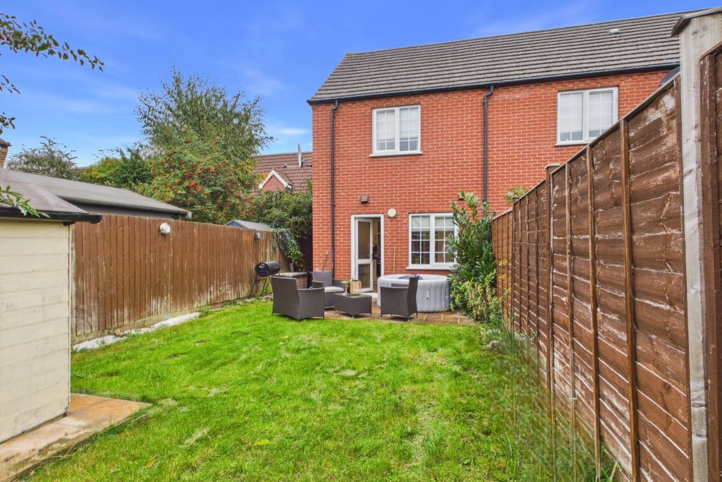 Property photo 3 of 19 Cam04671G0-Pr0256-Still011