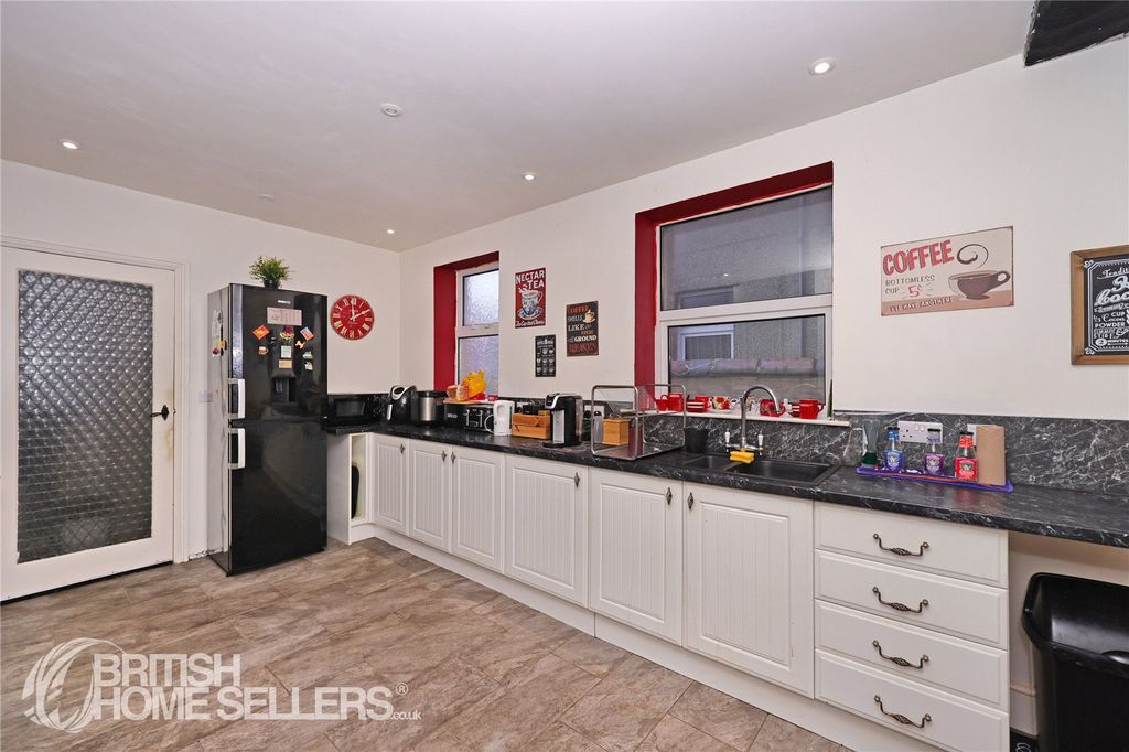 Property photo 3 of 15 Picture No. 09