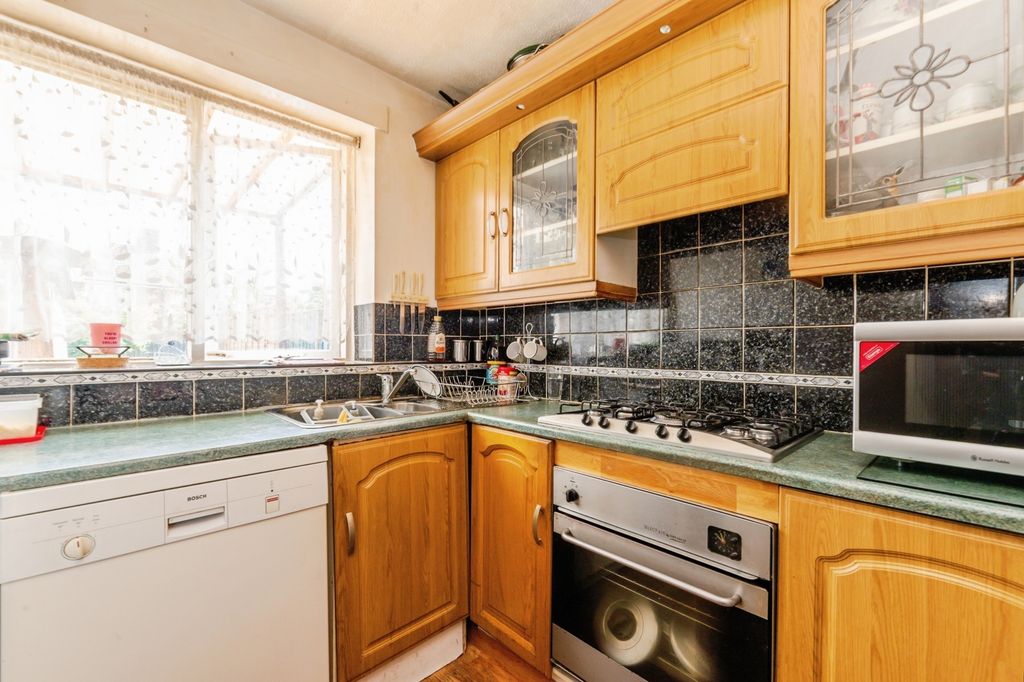 Property photo 3 of 17 Photo