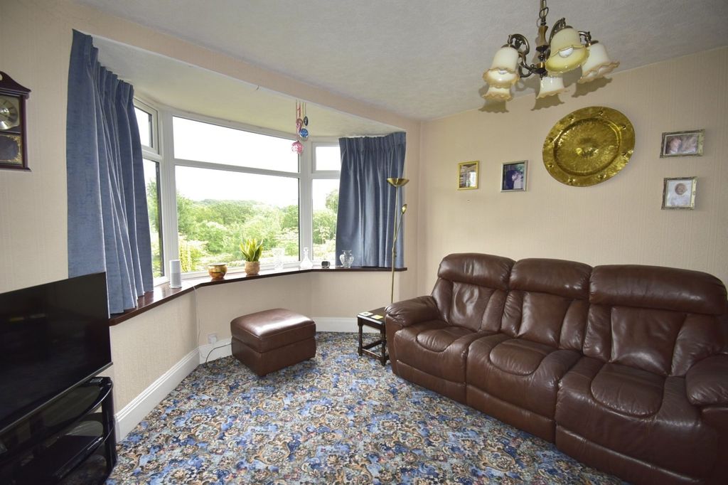 Property photo 3 of 20 Sitting Room