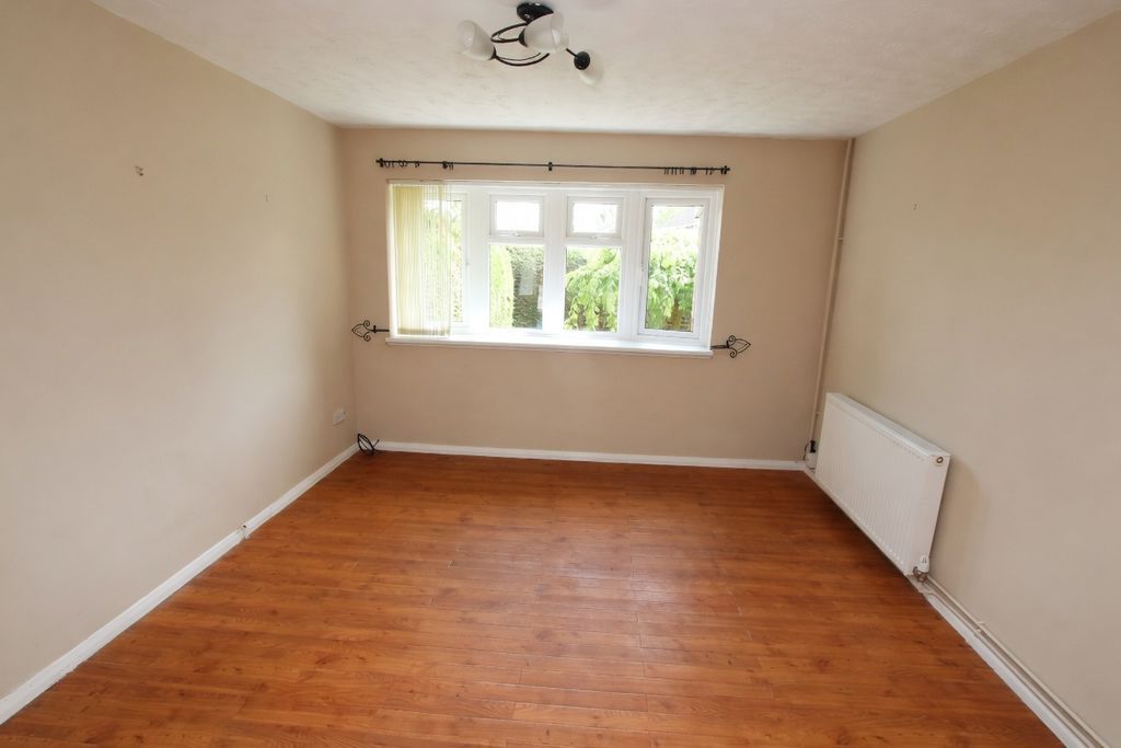 Property photo 2 of 16 Lounge
