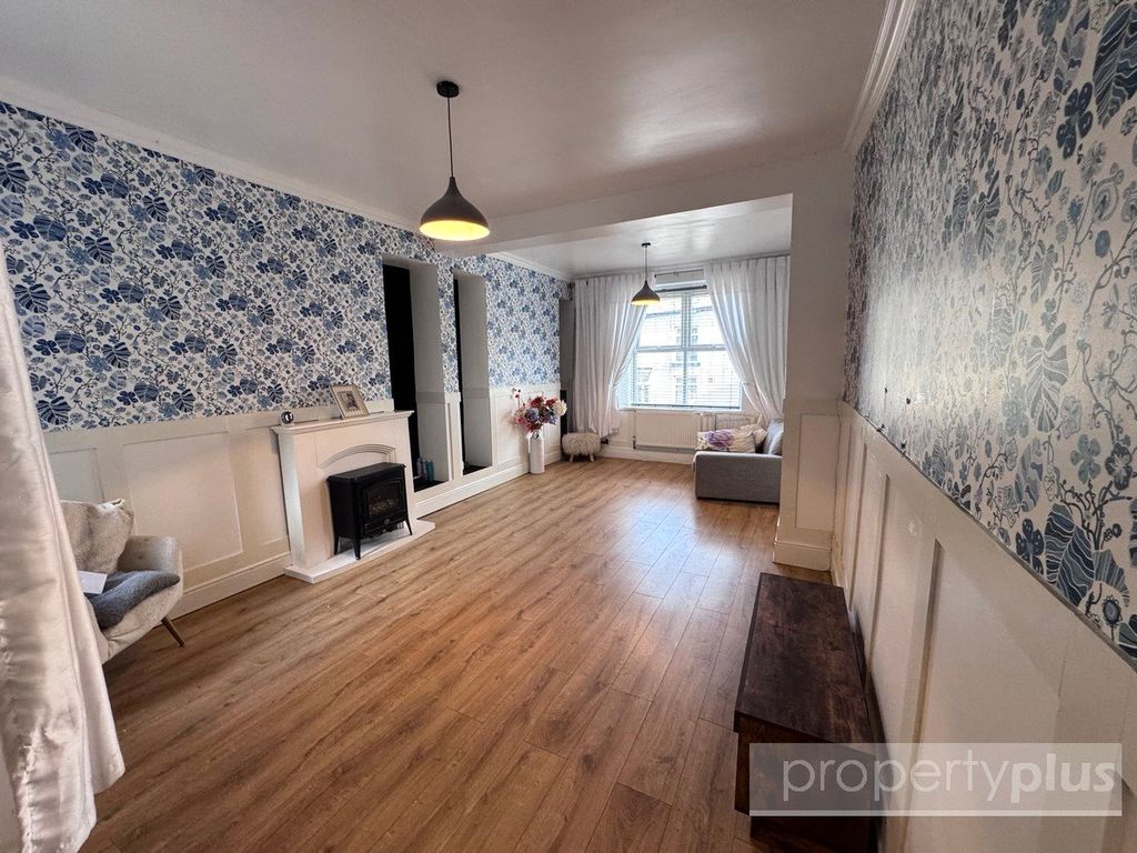 Property photo 2 of 11 Picture No. 10
