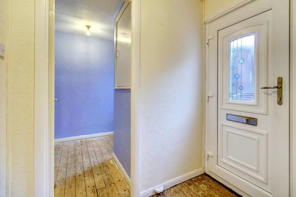 Property photo 3 of 21 Photo 9