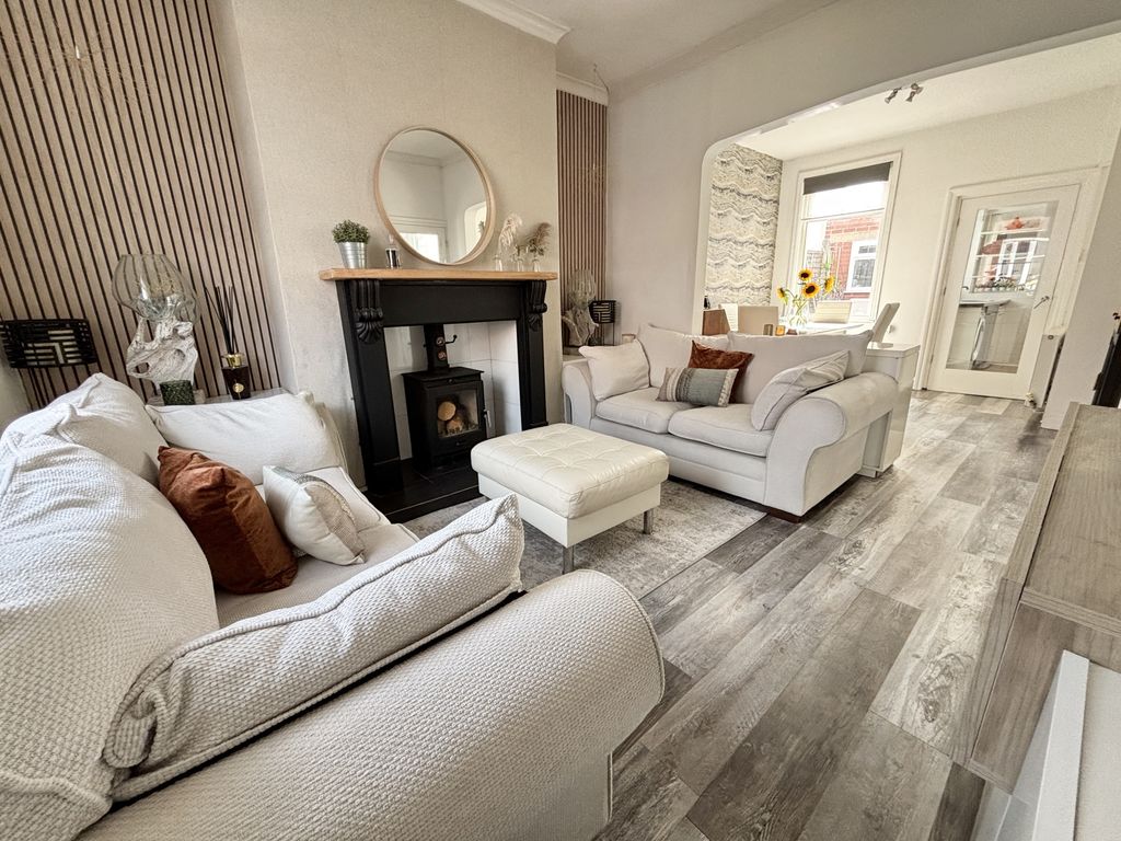 Property photo 2 of 53