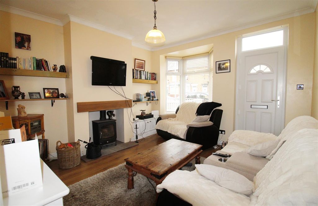 Property photo 3 of 19 Living Room