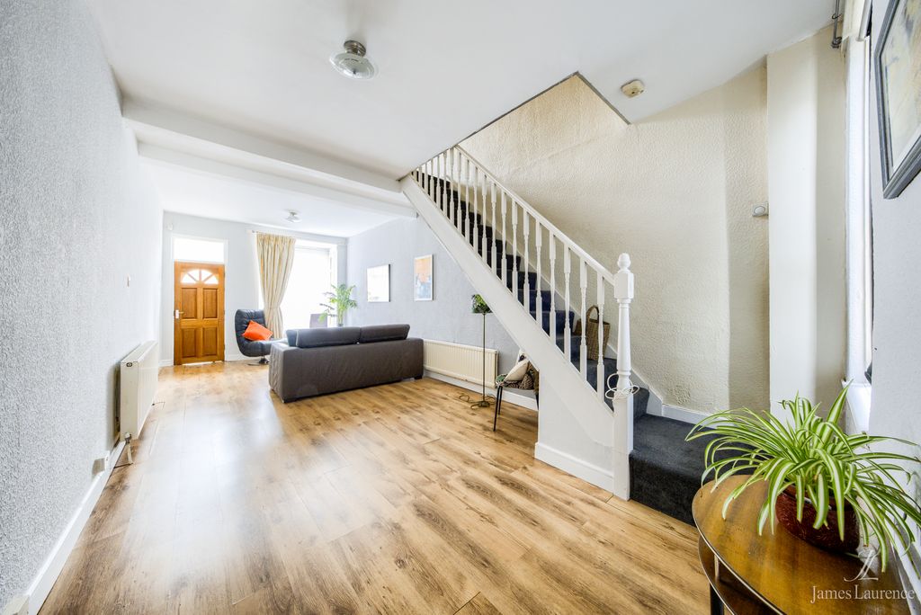 Property photo 2 of 13 Fxt31079-Hdr(3)