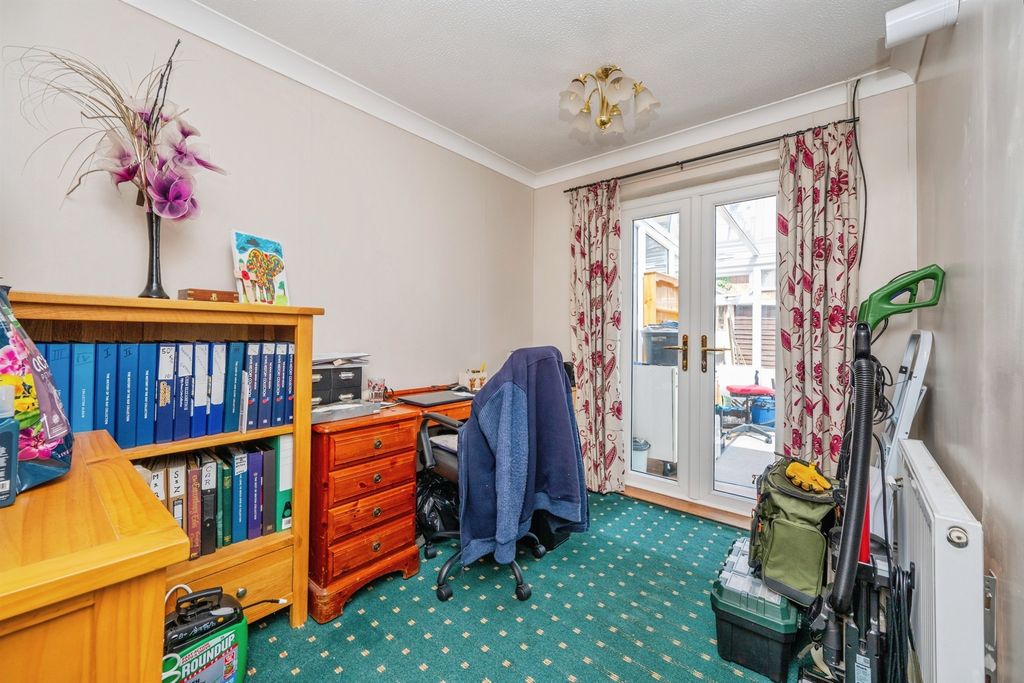 Property photo 2 of 16