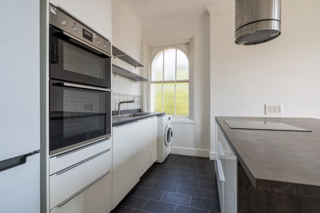 Property photo 3 of 16 2546455
