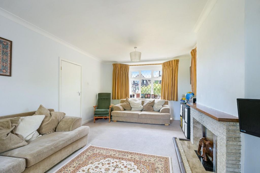 Property photo 3 of 14 Shawley Way