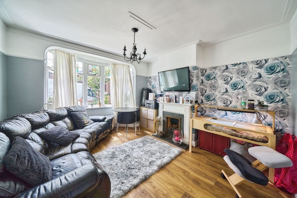 Property photo 2 of 19