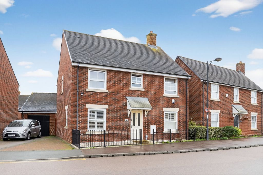 Property photo 1 of 31