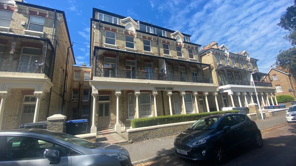 Property photo 1 of 6