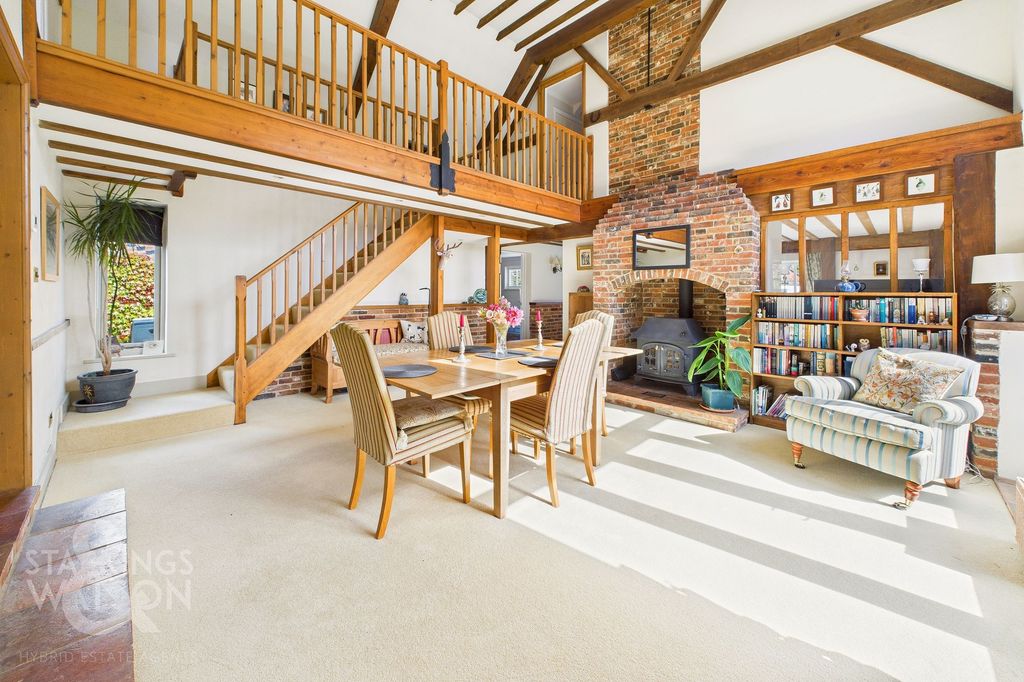Property photo 2 of 41