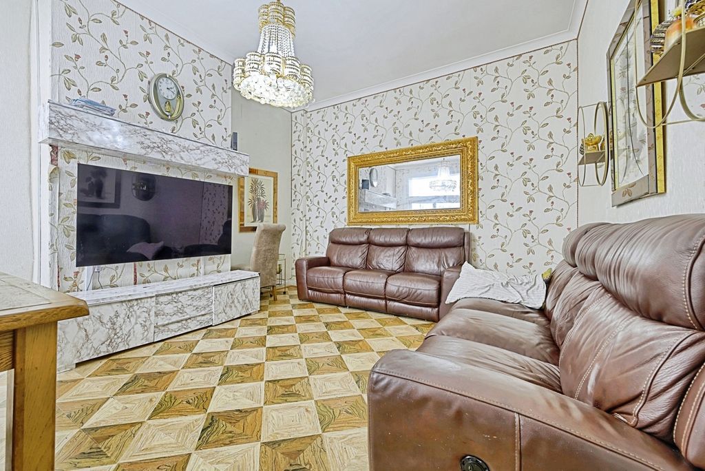 Property photo 3 of 20 Pbox-Img.Jpg