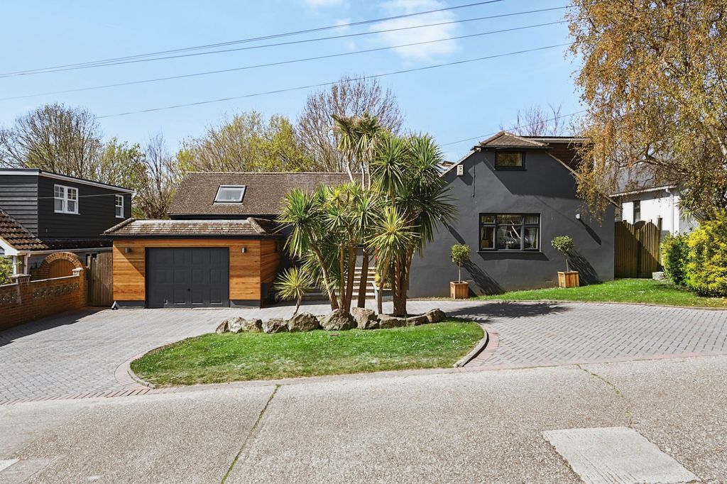Property photo 1 of 27 Picture No. 28