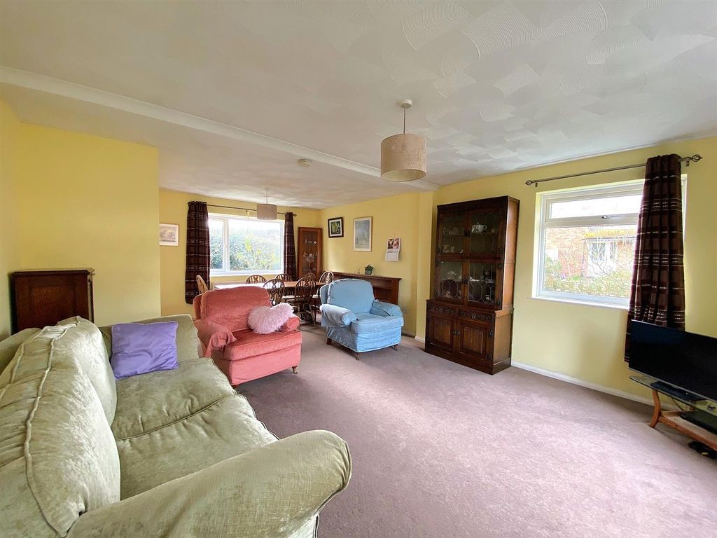 Property photo 3 of 21 60 Gwyneth Grove - Lounge1.Jpg