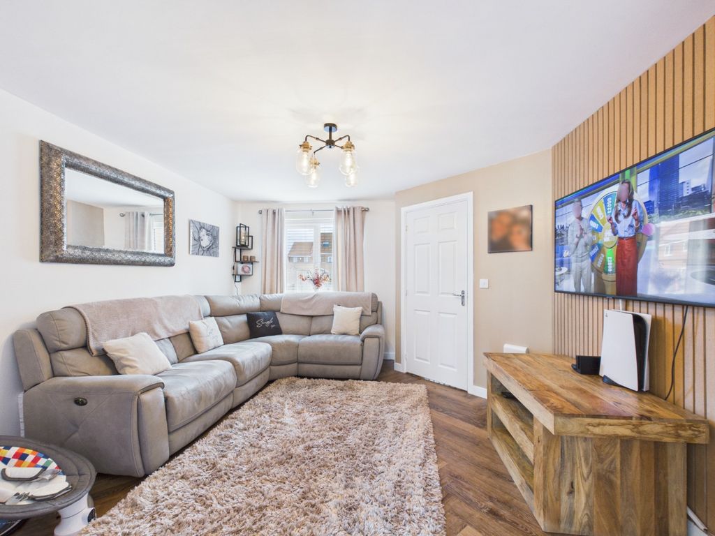 Property photo 2 of 12 4939444