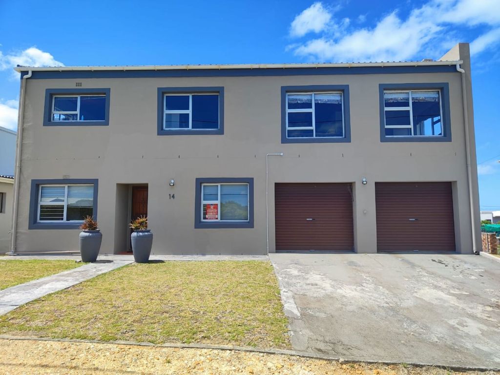 Property photo 2 of 26 1Sw1684598