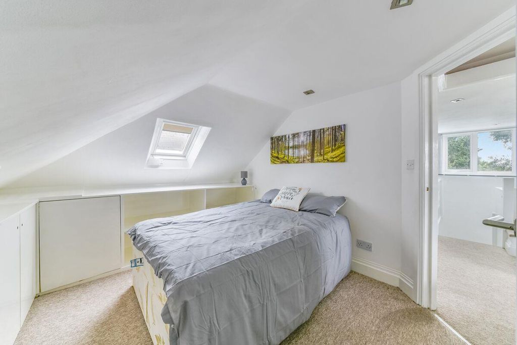 Property photo 2 of 8 Bedroom 1