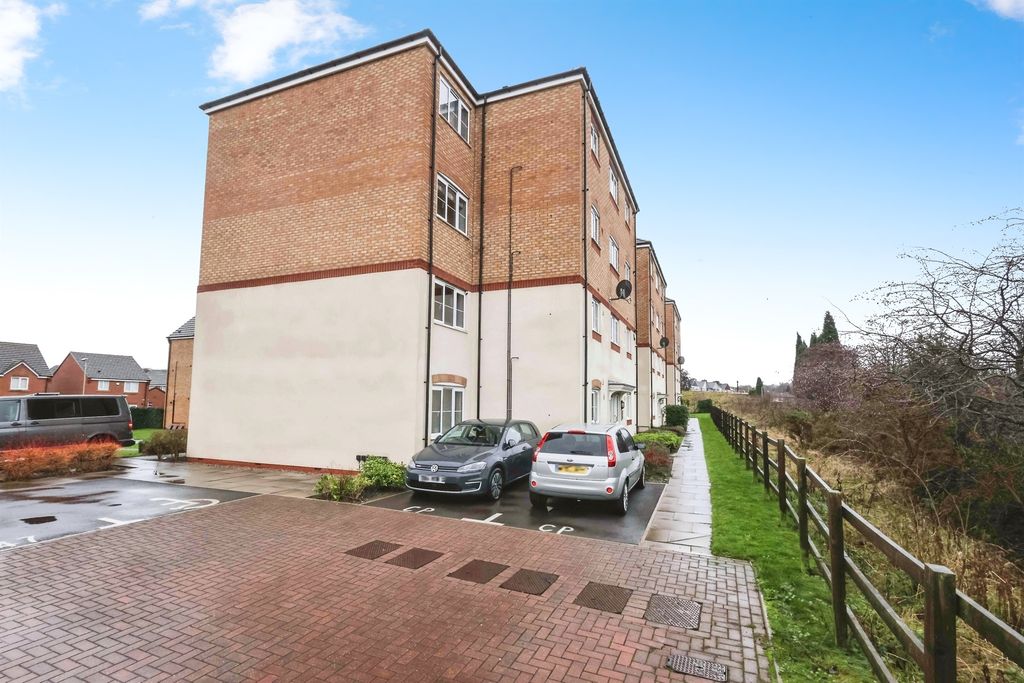 Property photo 2 of 19