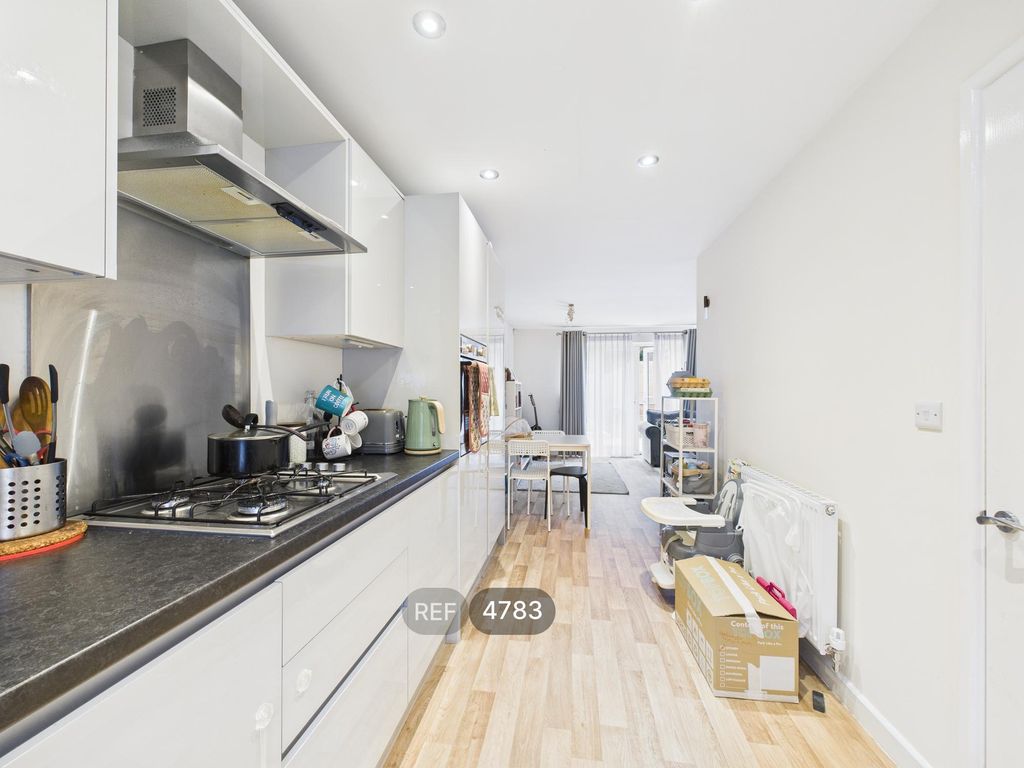 Property photo 3 of 16 Kitchen