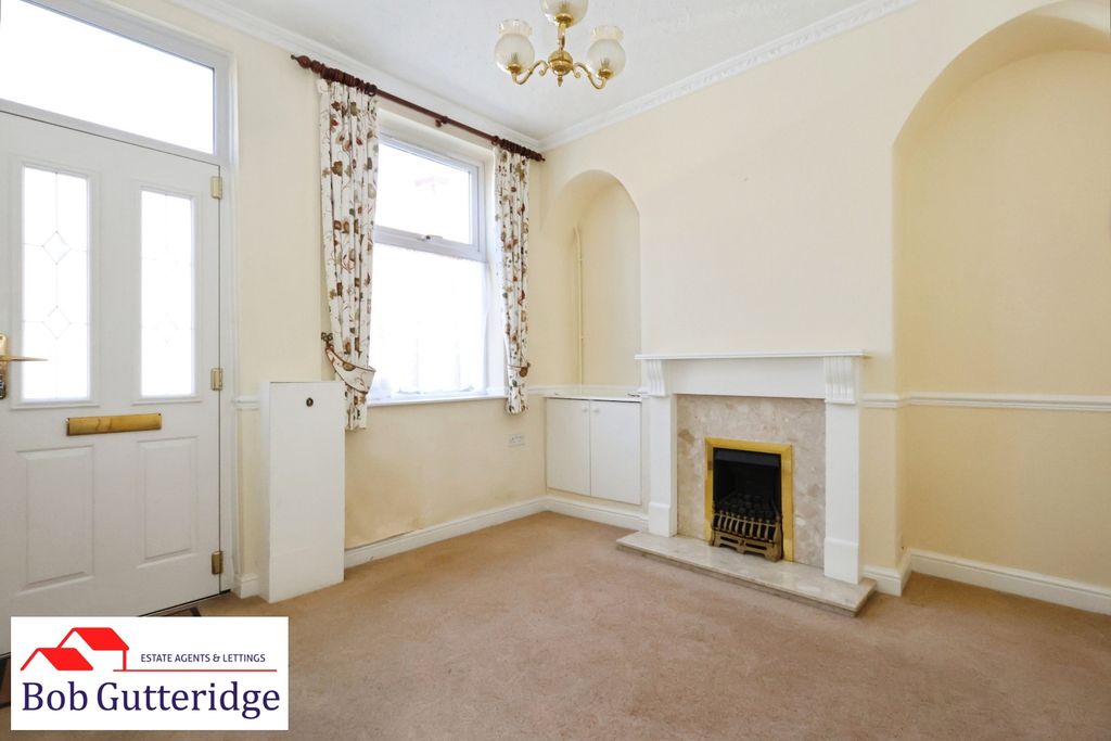 Property photo 2 of 16 Sitting Room