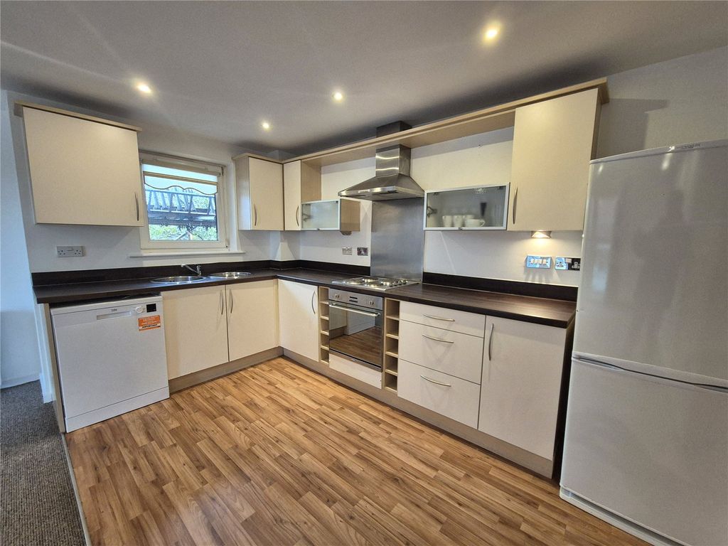 Property photo 2 of 11 Picture No. 22