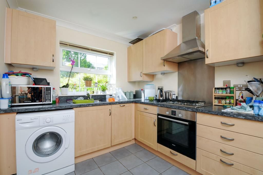 Property photo 3 of 10 Kitchen