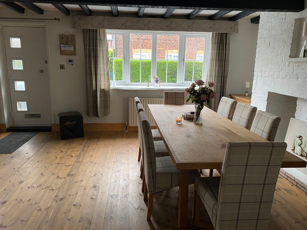 Property photo 3 of 14 Dining Room