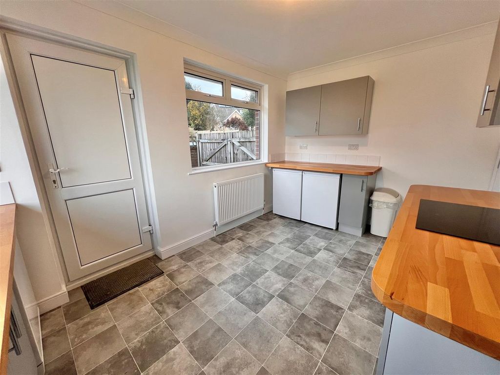 Property photo 3 of 12 Kitchen.Jpg