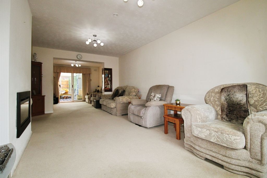 Property photo 2 of 23