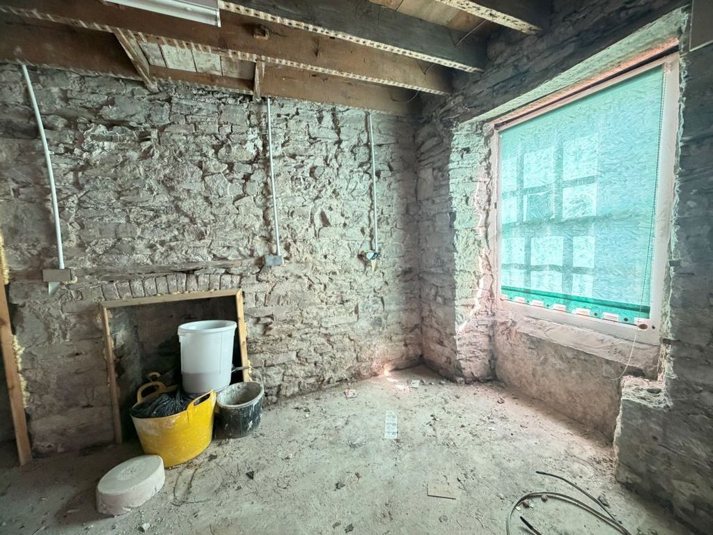 Property photo 3 of 35
