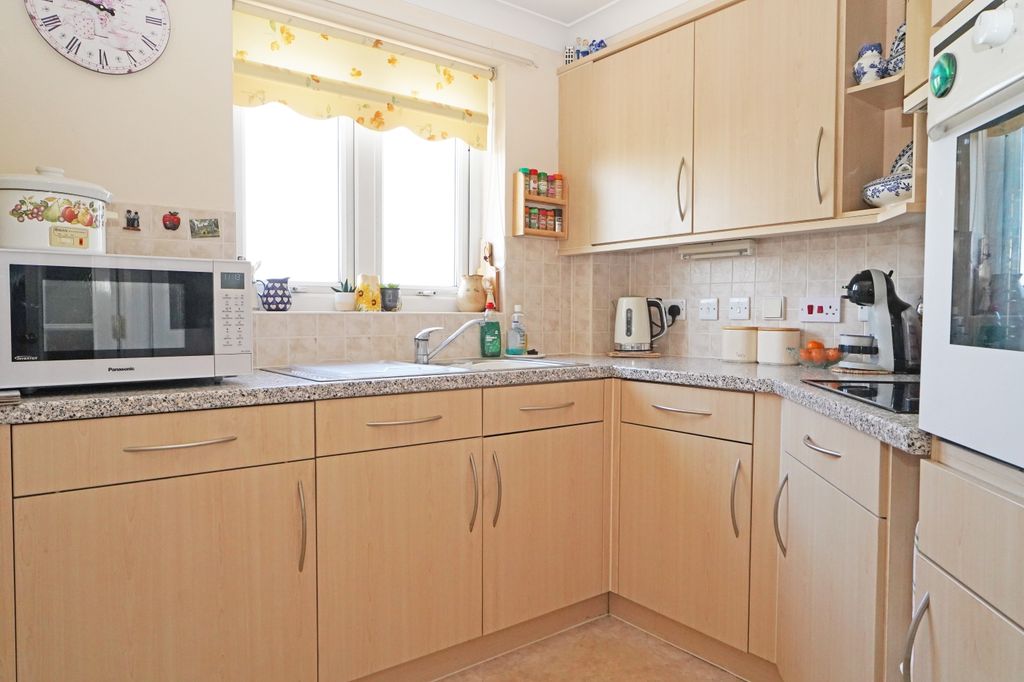 Property photo 3 of 11