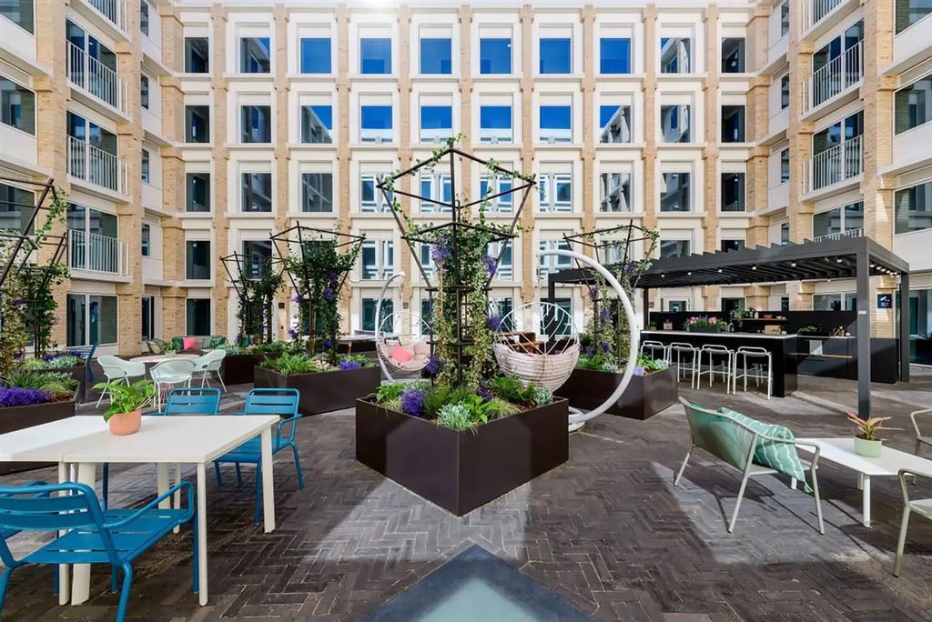 Property photo 1 of 40