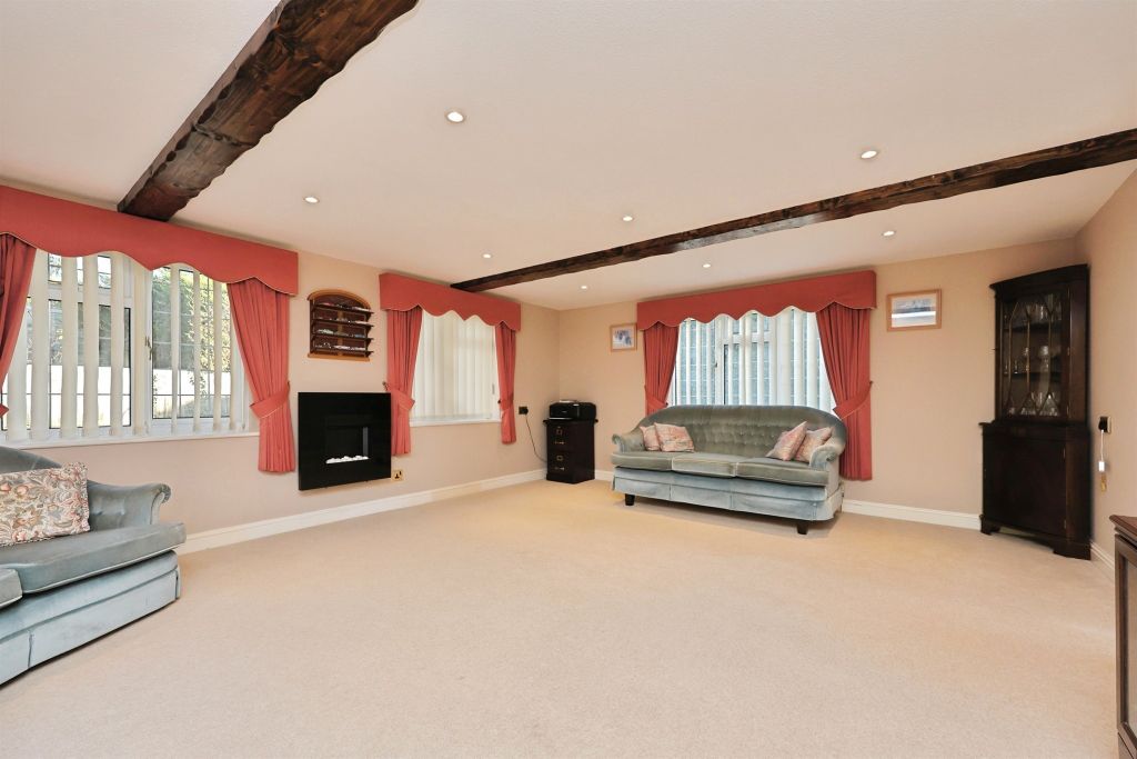 Property photo 3 of 34