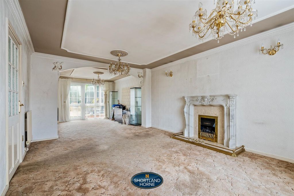 Property photo 3 of 28 Lounge/Dining Room