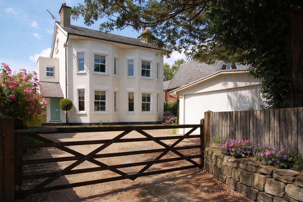 Property photo 1 of 23