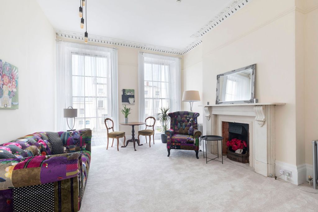 Property photo 3 of 24