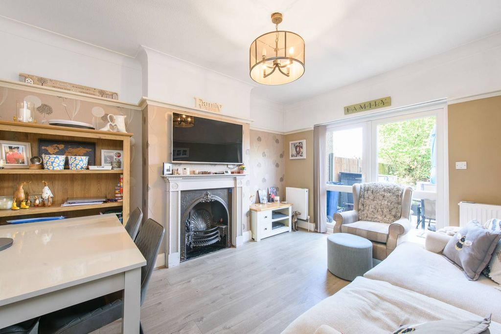 Property photo 3 of 13