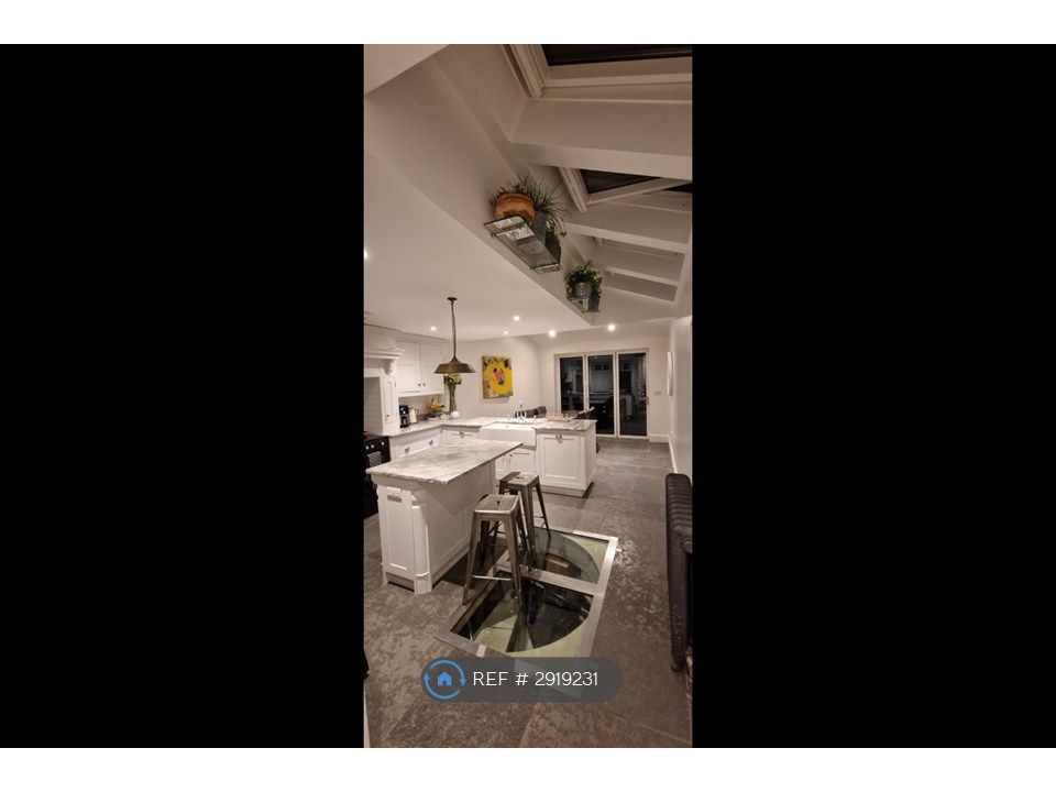 Property photo 1 of 33