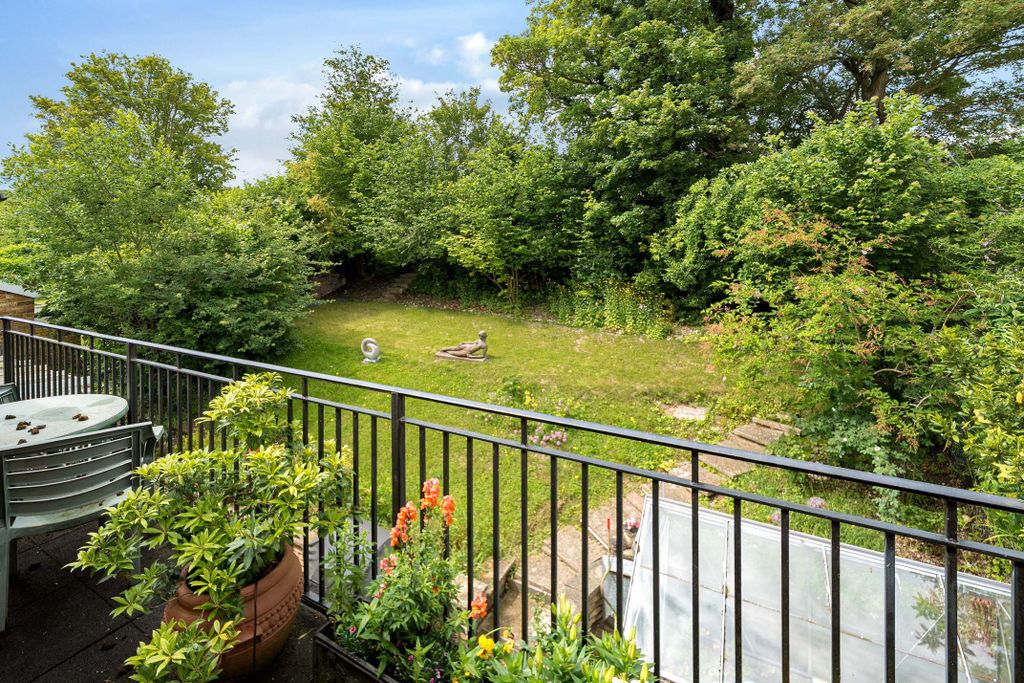 Property photo 3 of 26