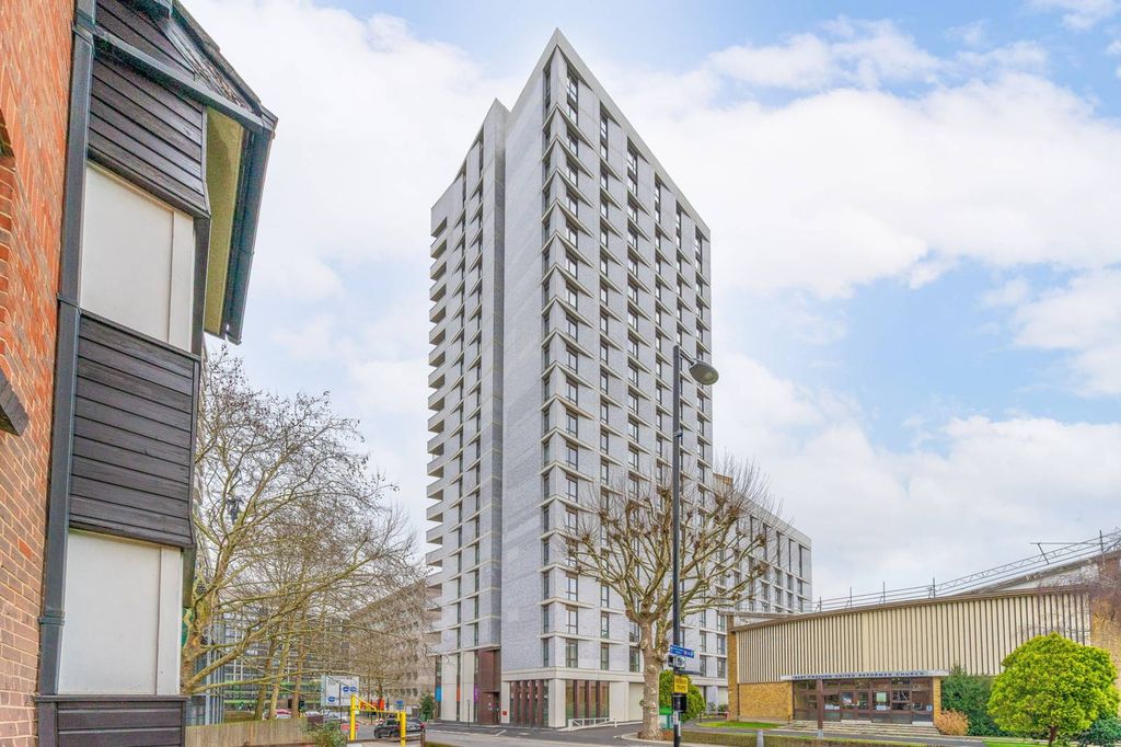 Property photo 2 of 24