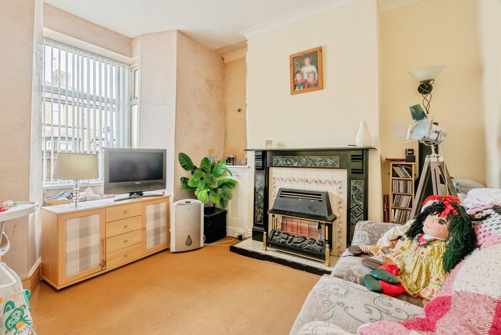 Property photo 2 of 14 Photo