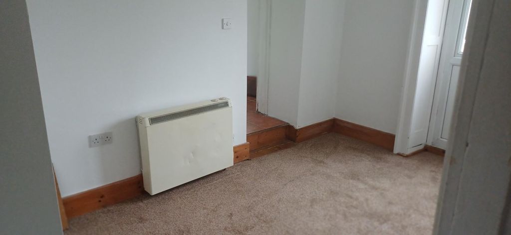 Property photo 3 of 7 Photo 2