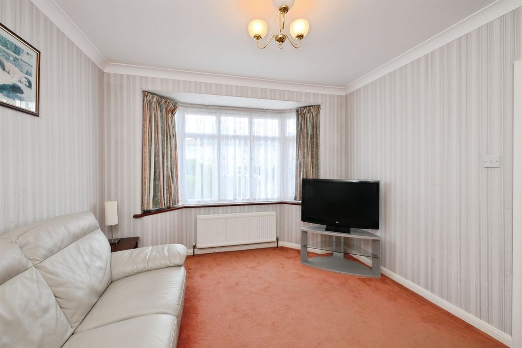 Property photo 2 of 19